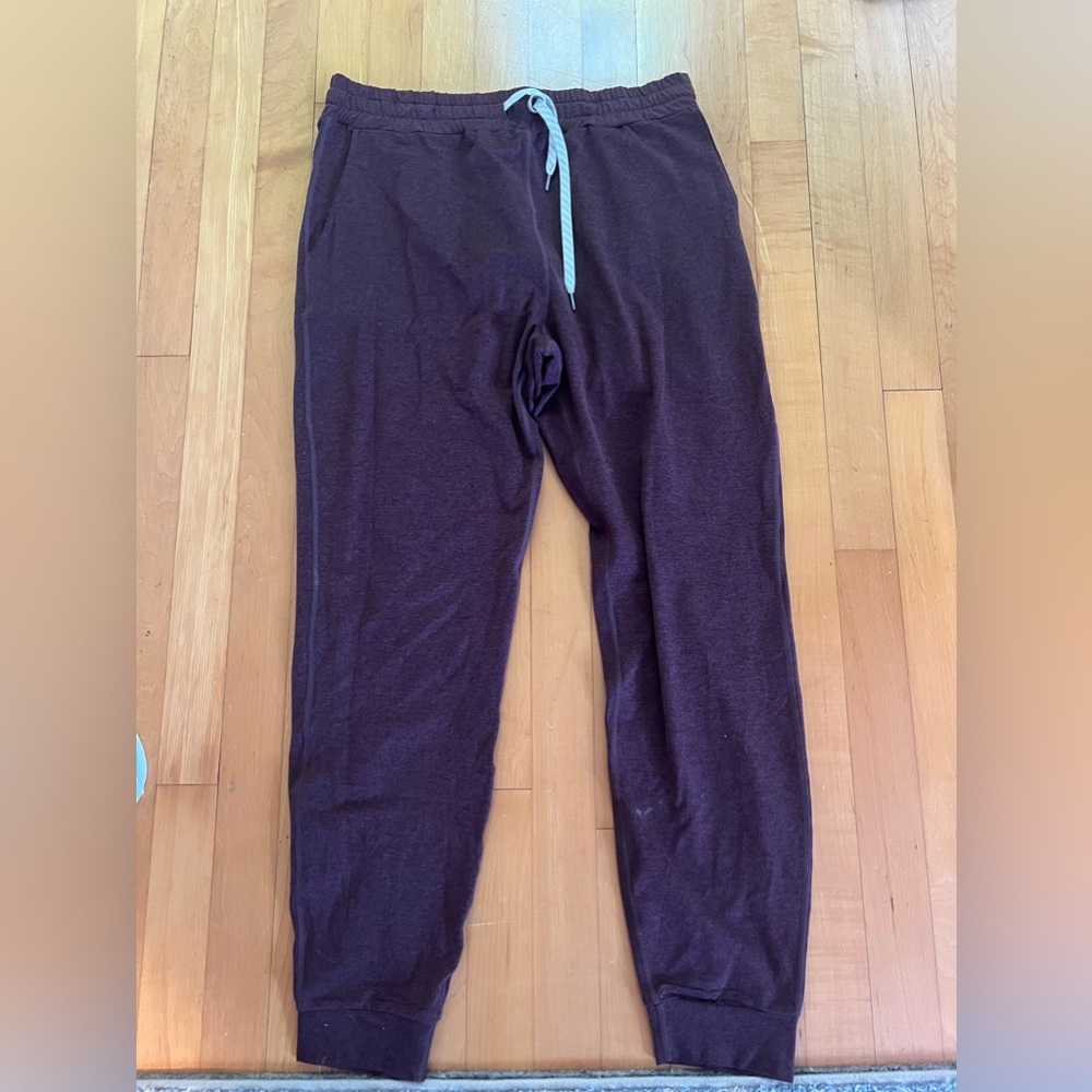 Vuori women’s size M jogger sweatpants